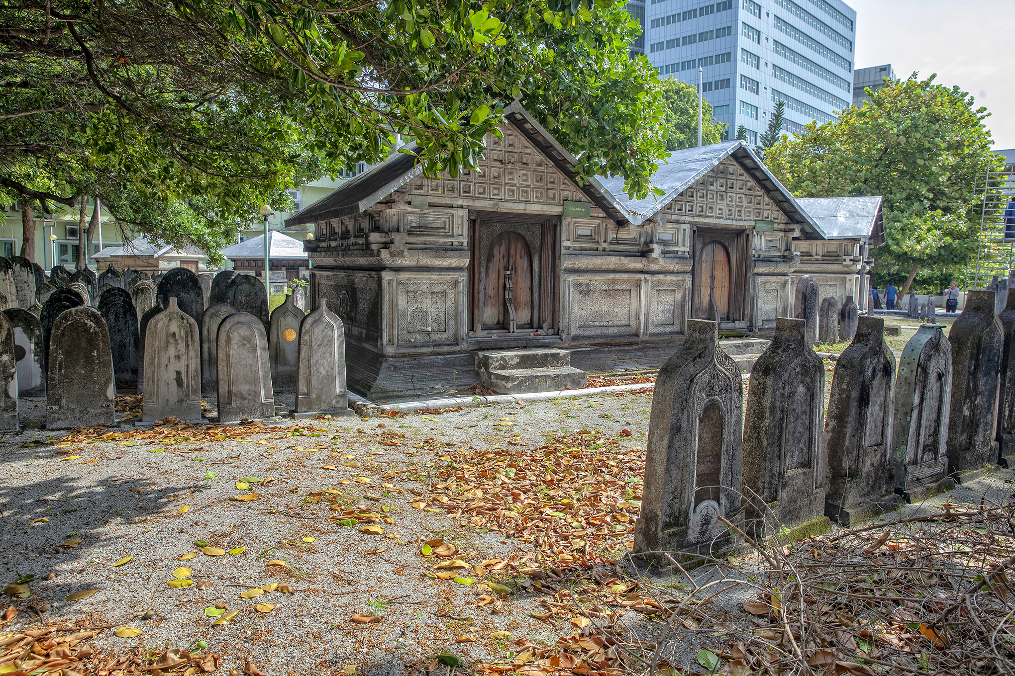 Male- Shrine of İbrahim Sultan &amp; Shrine of Dhiyamigili Sultan